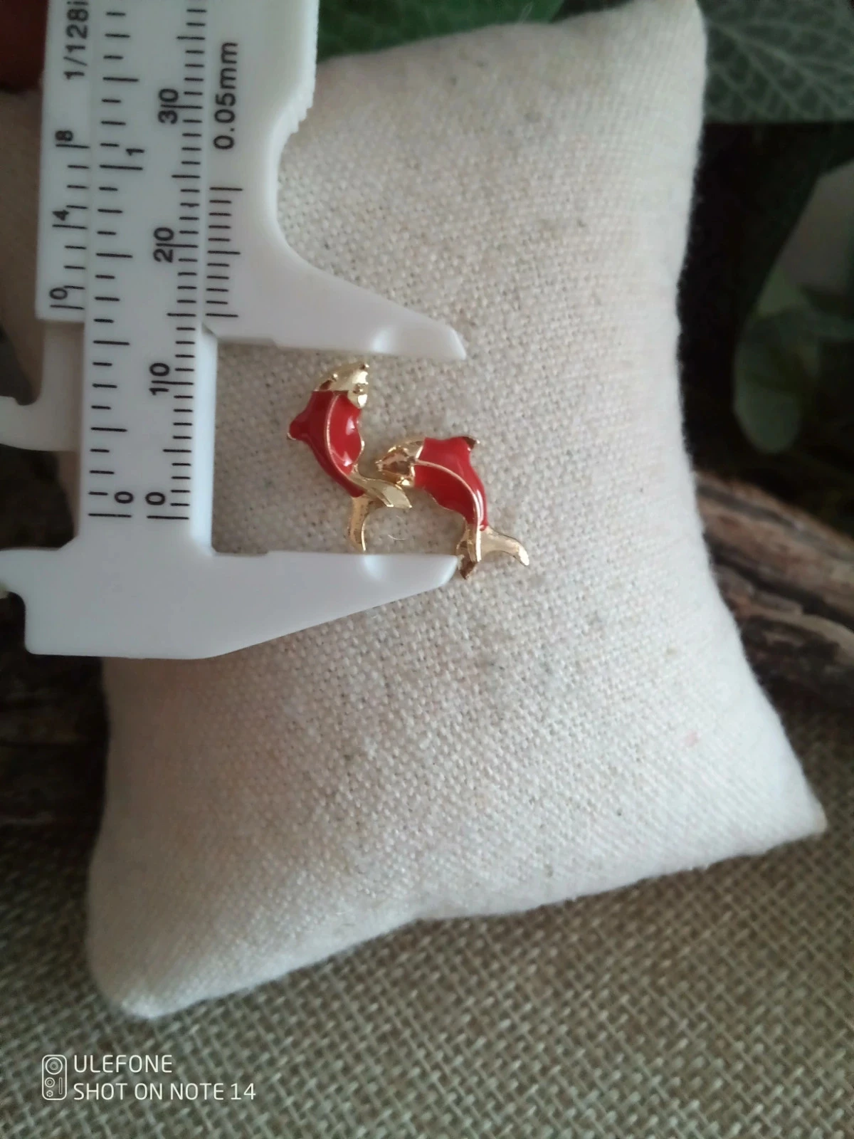 Kleine gouden en rode koi karper oorbellen – photo 2